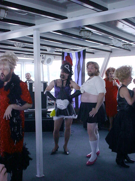 The VisQueens: ...Pissant...